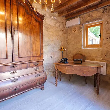 Otel Elinn Traditional *