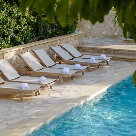 Elinn Traditional Otel Kathikas