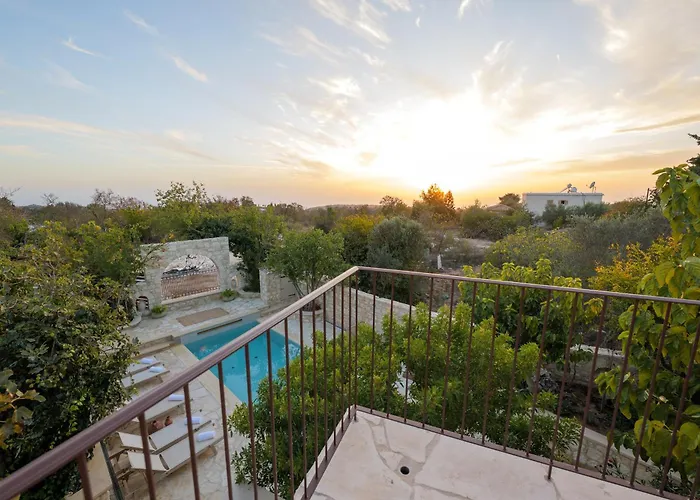 Elinn Traditional Otel