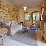 Elinn Traditional Hotel Kathikas