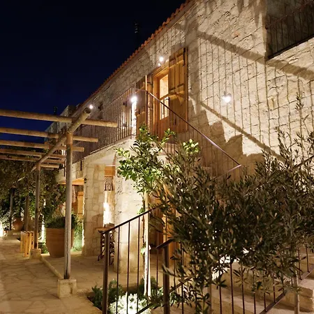 Elinn Traditional Otel *