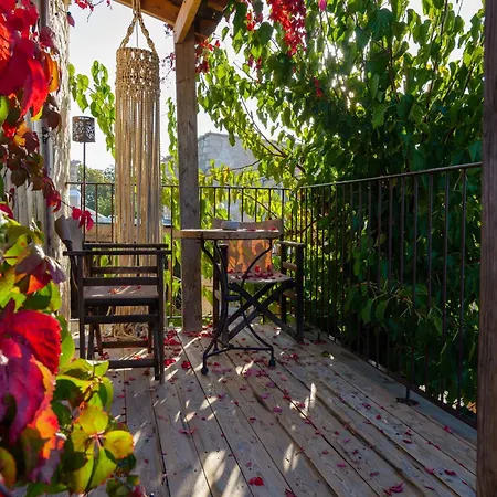 Elinn Traditional * Kathikas