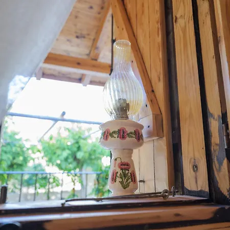 Elinn Traditional * Kathikas