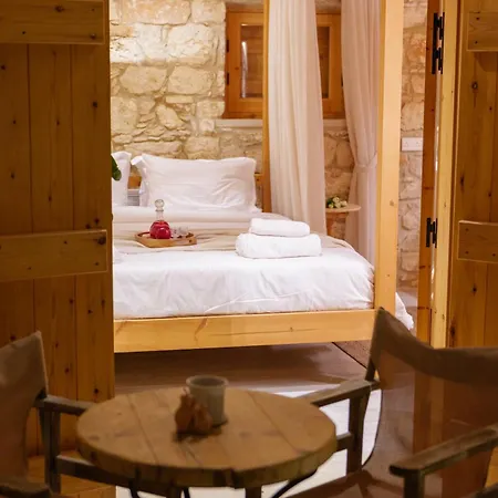 Elinn Traditional Hotel