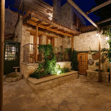 Elinn Traditional Hotel *