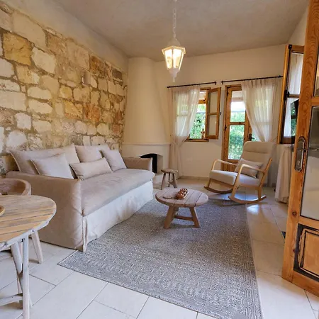 Elinn Traditional Hotel Kathikas