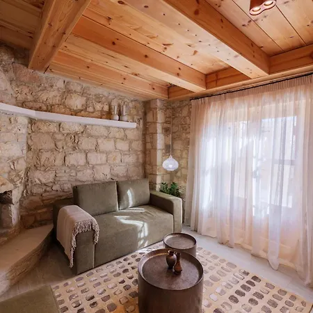 Otel Elinn Traditional *