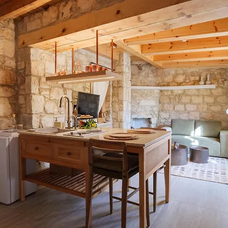 Elinn Traditional Hotel Kathikas