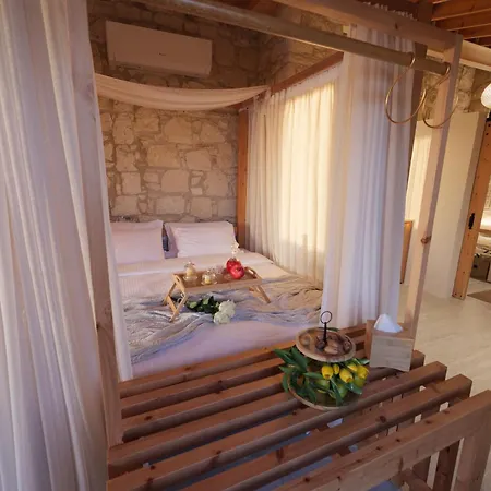 Elinn Traditional Hotel