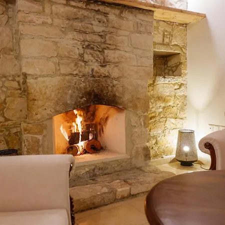 Elinn Traditional Hotel *