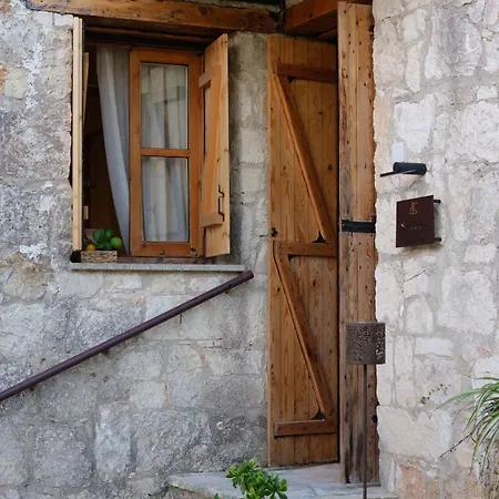 Elinn Traditional Hotel Kathikas