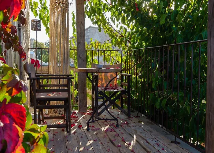 Elinn Traditional * Κάθηκας