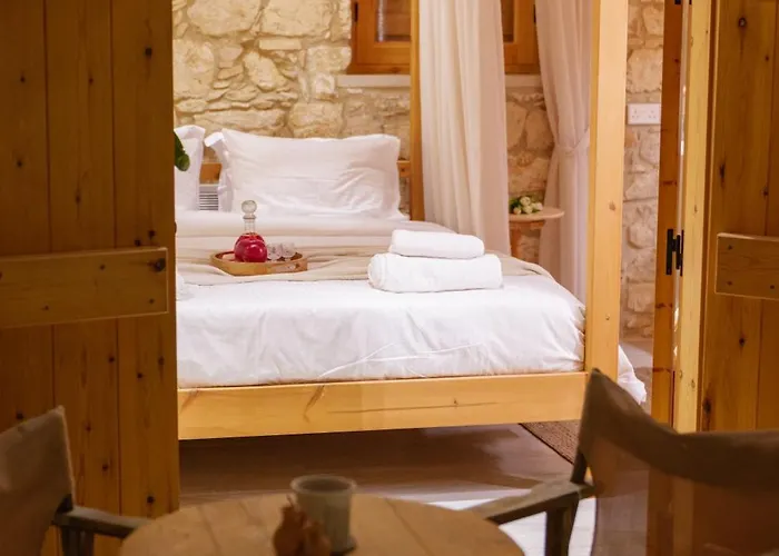 Elinn Traditional Hotel