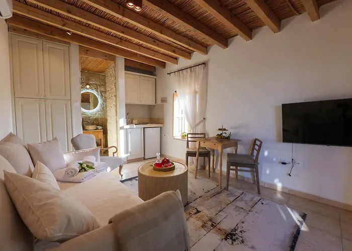 Elinn Traditional Ξενοδοχείο *