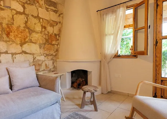 Elinn Traditional Κάθηκας