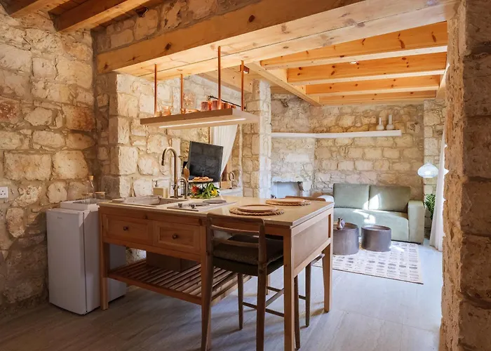 Elinn Traditional Hotel Kathikas